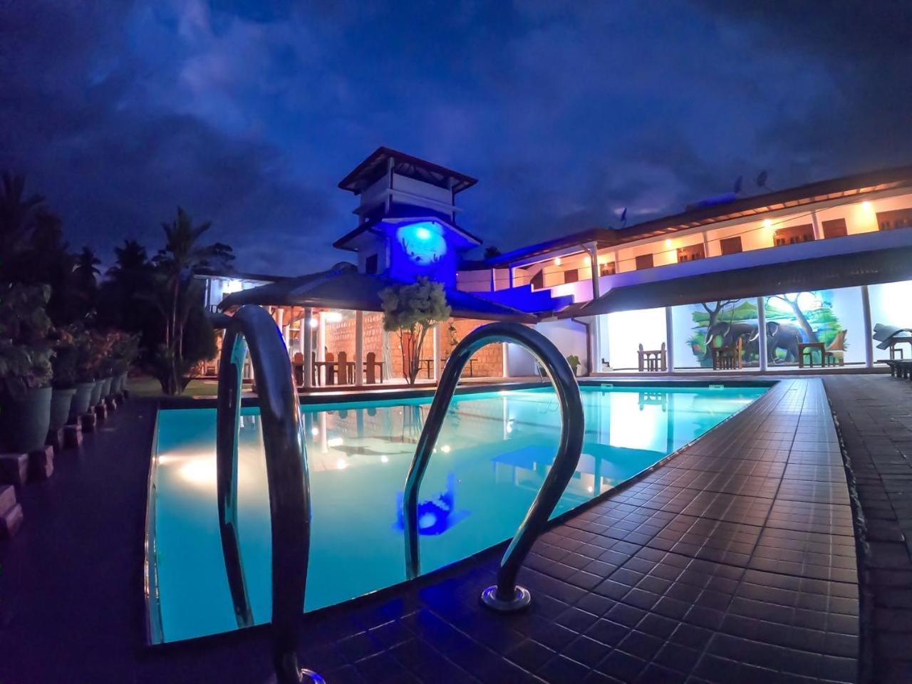 Villa 4U Bentota Exterior photo